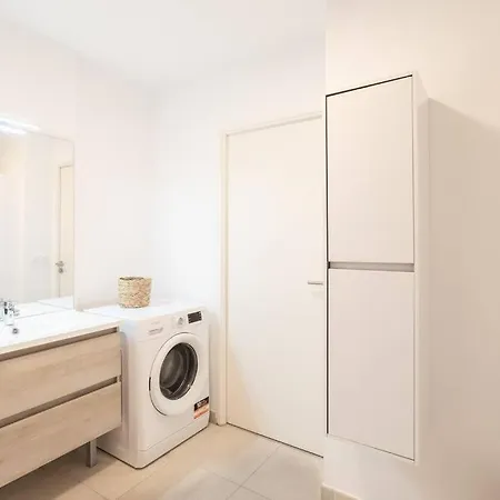 A12 - 1 Bdr Centre Train Station 5 Min Sea - Ac, Parking & Terrace Apartment Antibes